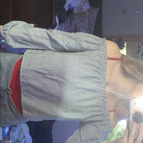 Off the shoulder shirt - Picture 3 of 5